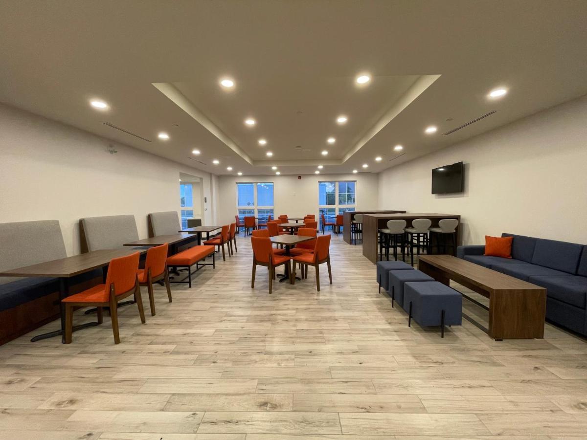 Comfort Inn & Suites Carleton Place Екстер'єр фото