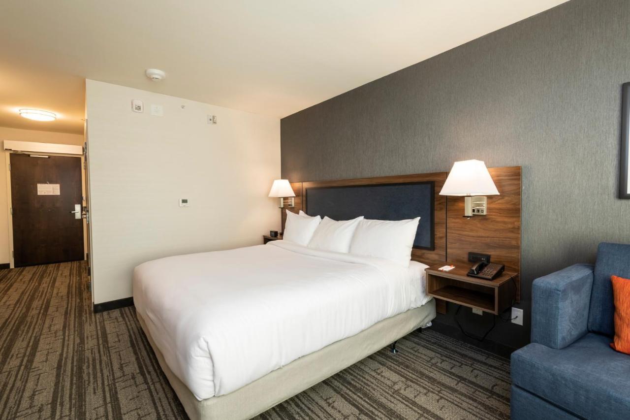 Comfort Inn & Suites Carleton Place Екстер'єр фото