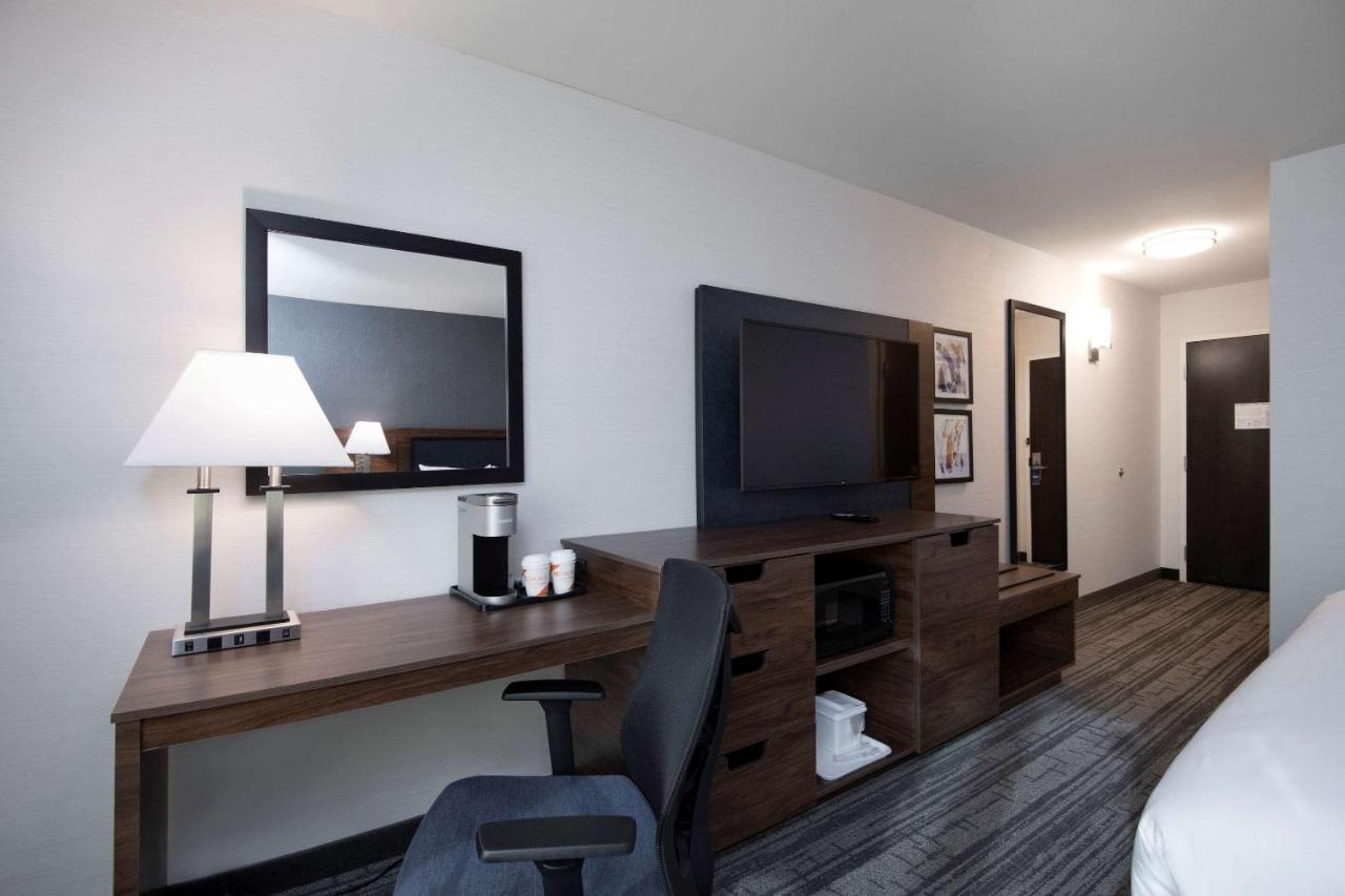 Comfort Inn & Suites Carleton Place Екстер'єр фото