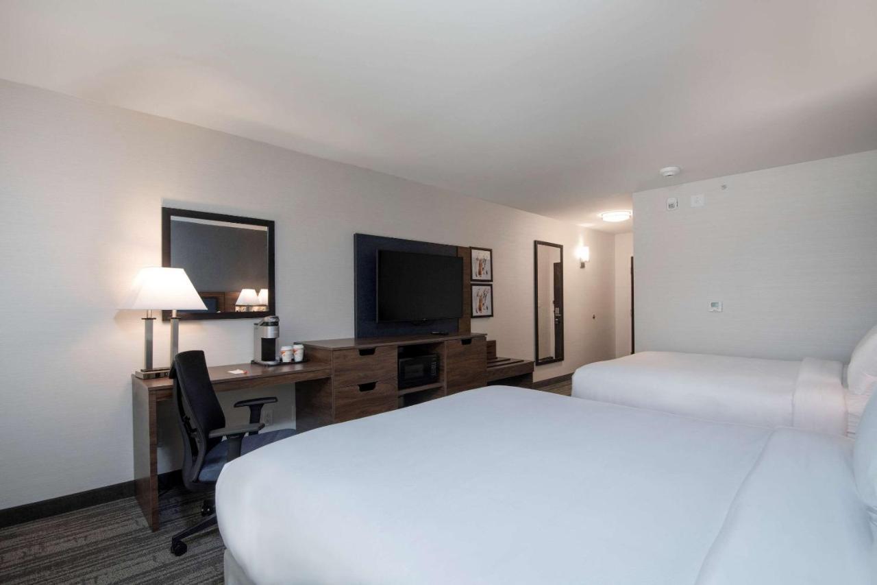 Comfort Inn & Suites Carleton Place Екстер'єр фото