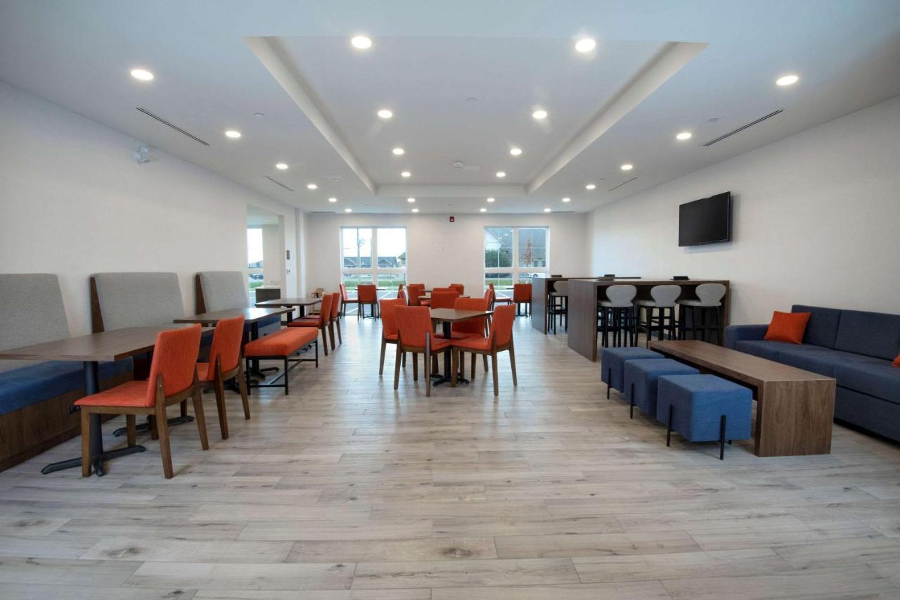 Comfort Inn & Suites Carleton Place Екстер'єр фото